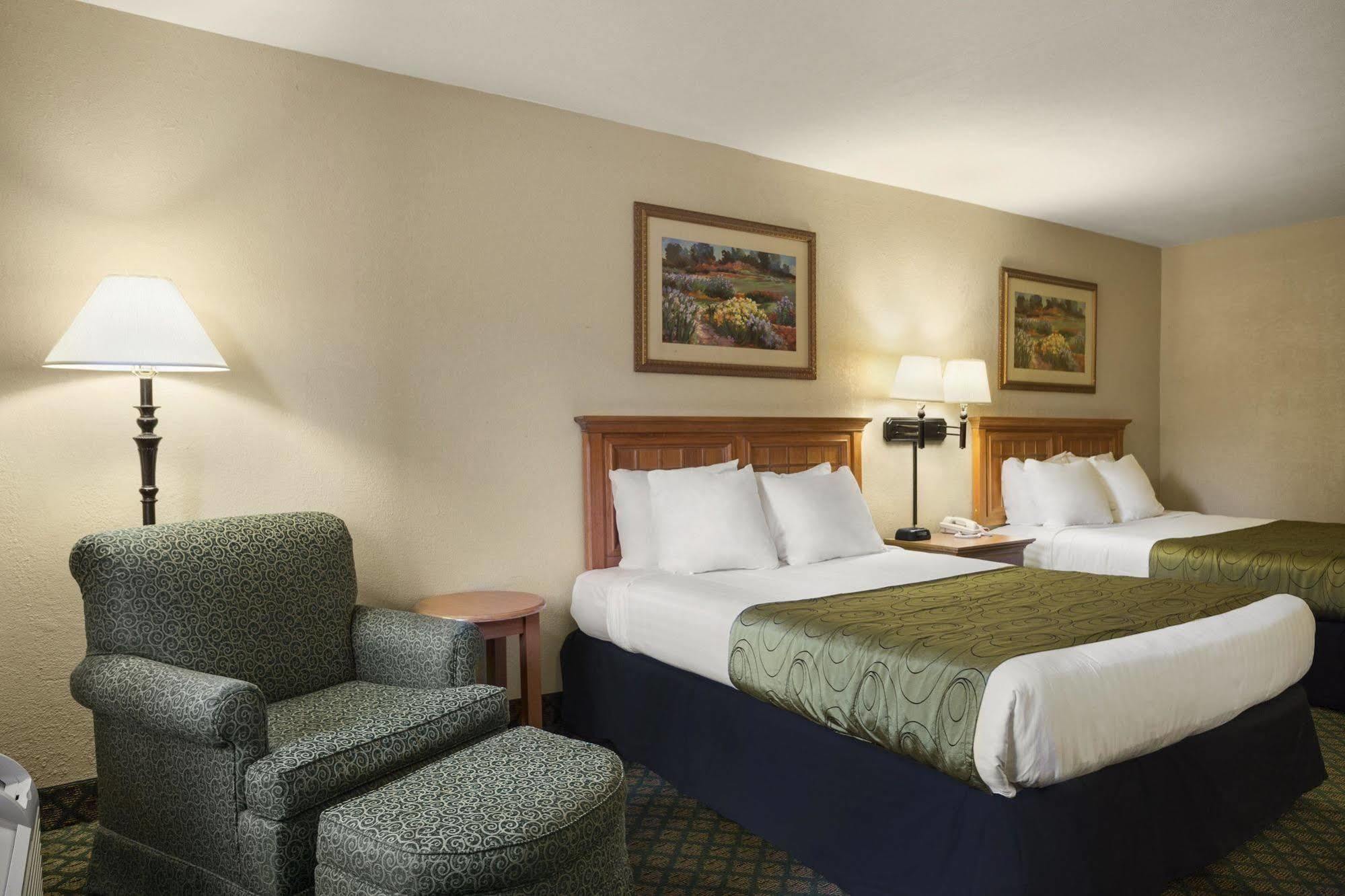 Days Inn & Suites By Wyndham Stuttgart מראה חיצוני תמונה